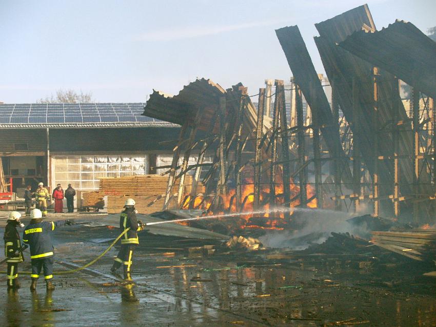 Grossbrand Holzlager Siegburg Industriestr P024.JPG